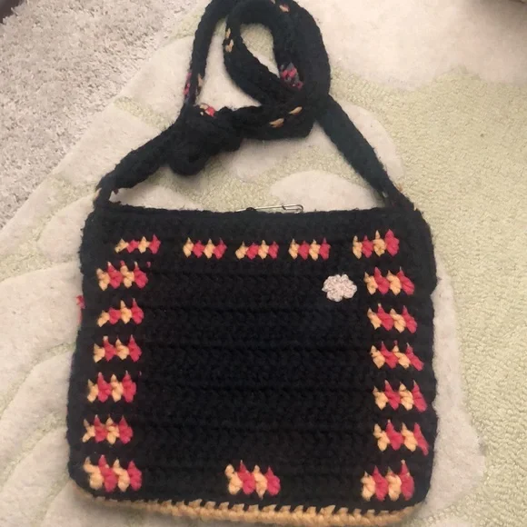 Boho style wool handbag - Picture 2 of 3